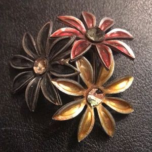 Vintage 1960’s FLOWER Brooch